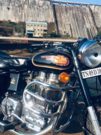 Black Royal Enfield Bullet Standard 350