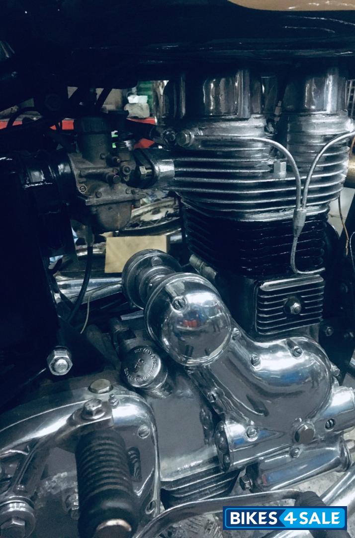 Black Royal Enfield Bullet Standard 350