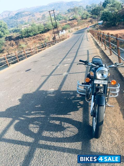 Black Royal Enfield Bullet Standard 350