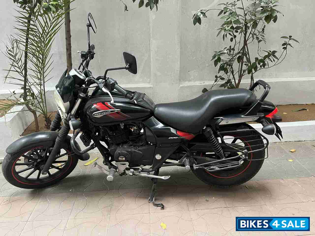 Bajaj Avenger Street 220