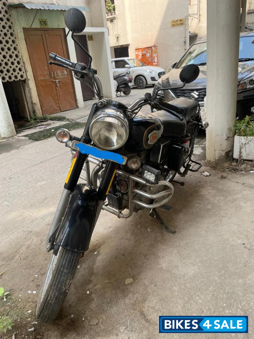 Black Royal Enfield Bullet Standard 350