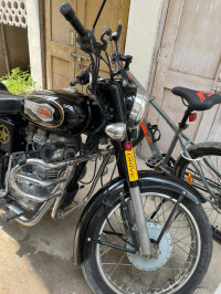 Black Royal Enfield Bullet Standard 350