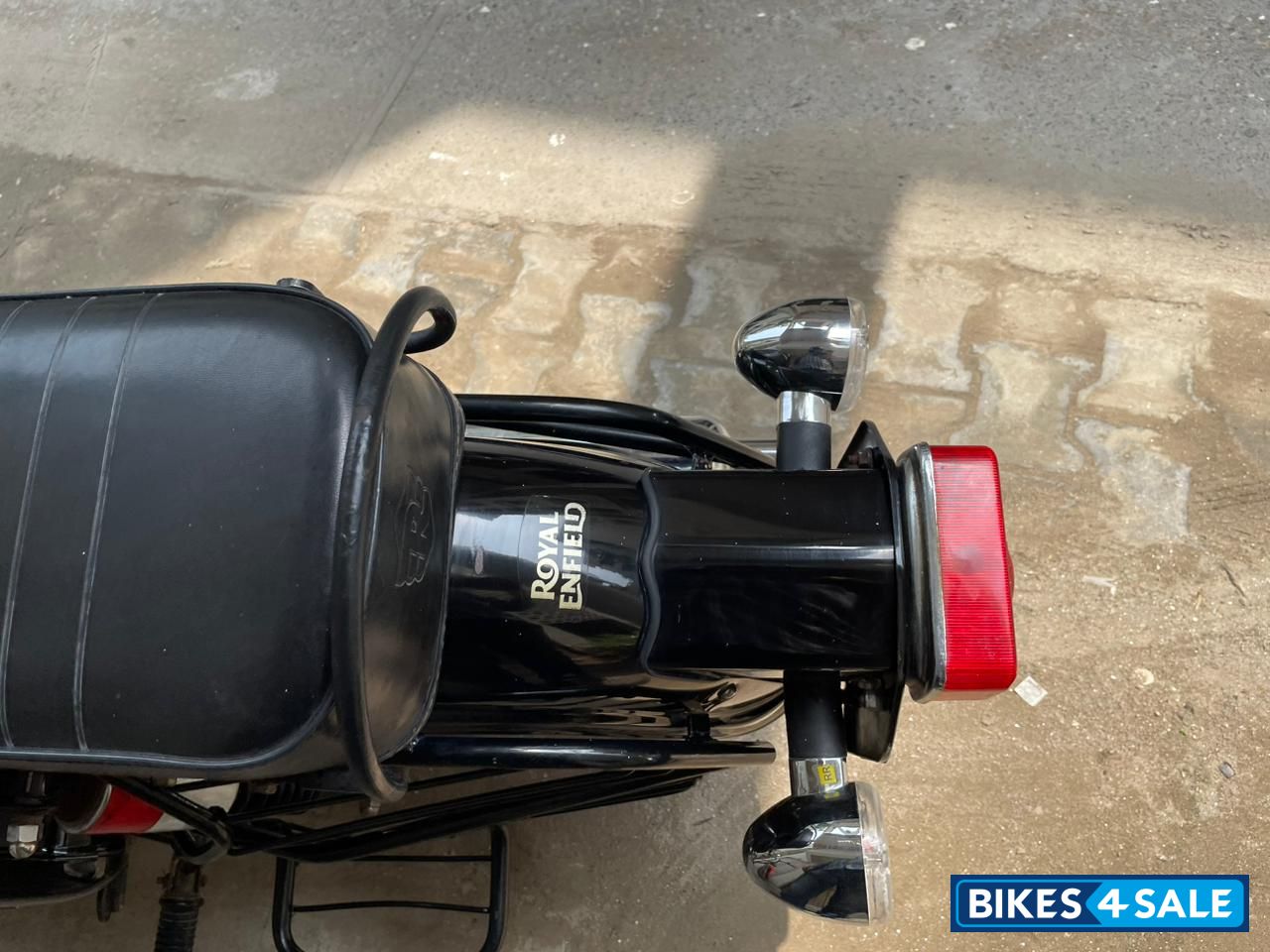 Black Royal Enfield Bullet Standard 350