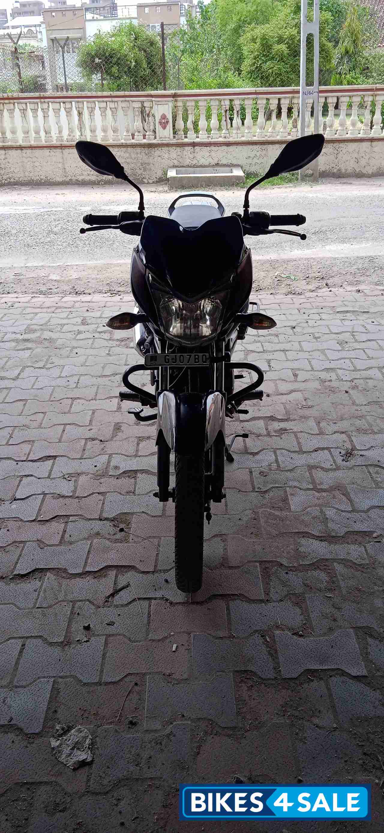 Black And Red Bajaj Discover 100T Black And Red Bajaj Discover 100T