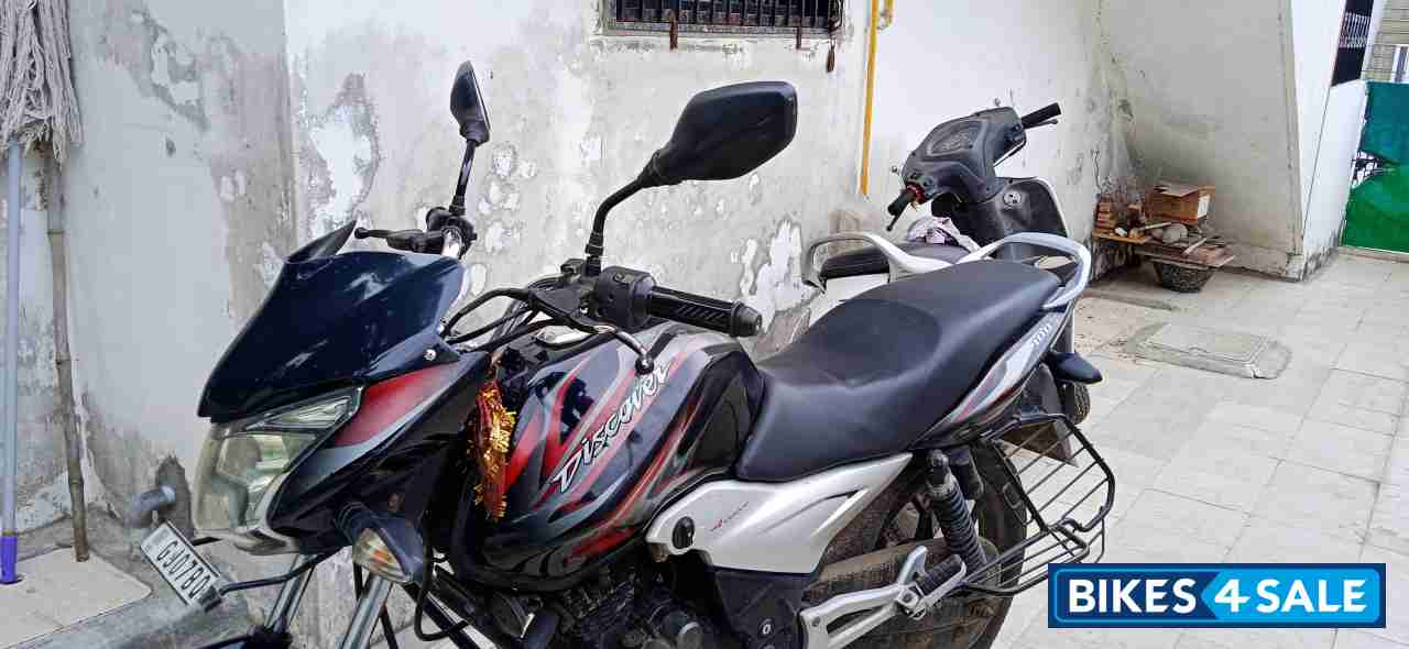 Black And Red Bajaj Discover 100T Black And Red Bajaj Discover 100T
