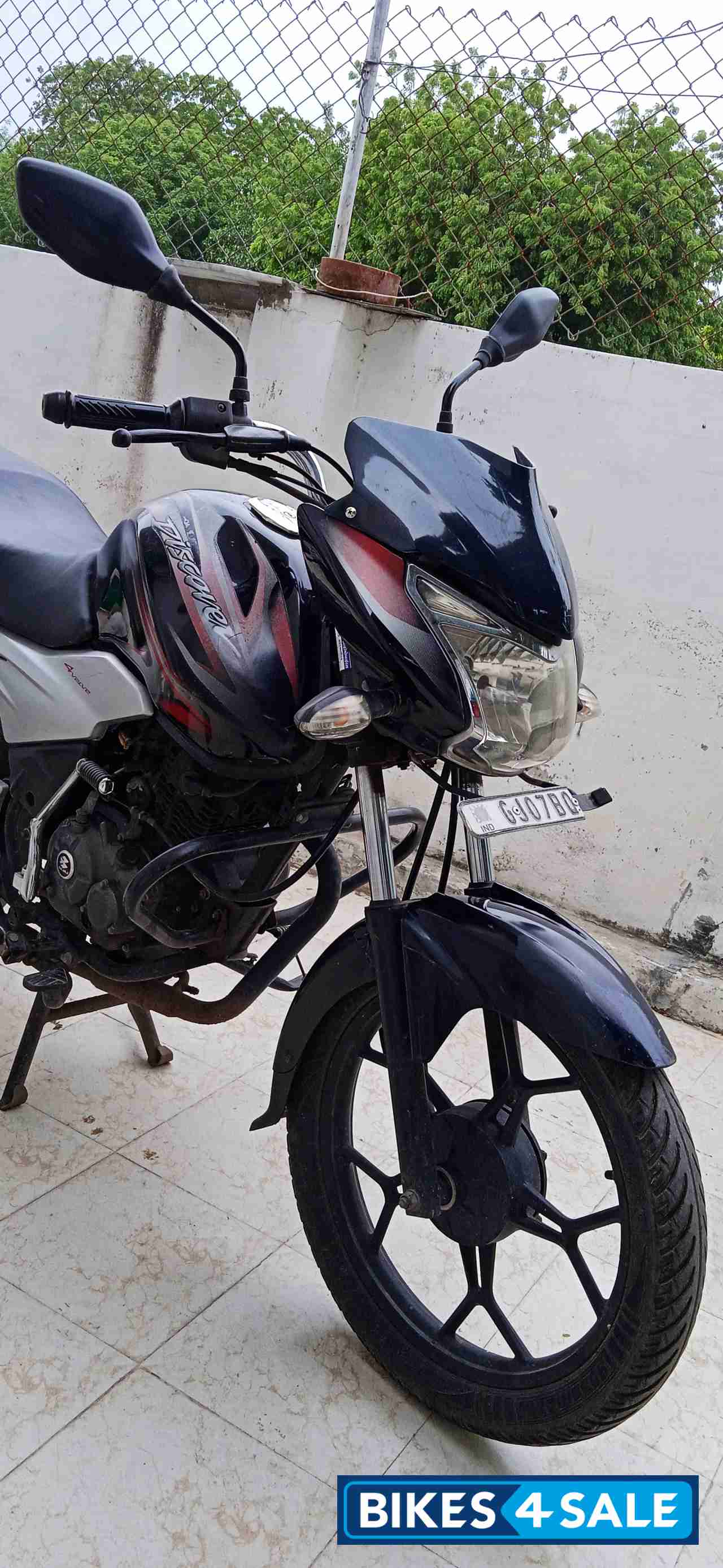 Black And Red Bajaj Discover 100T Black And Red Bajaj Discover 100T