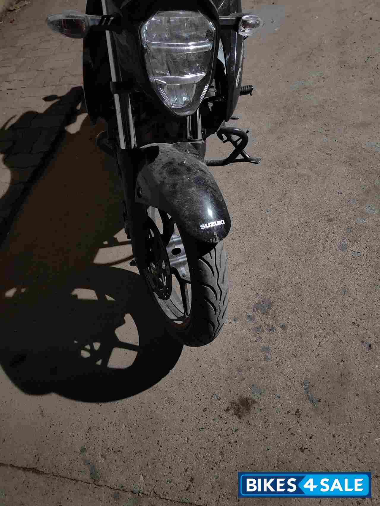 Black Suzuki Gixxer SF BS6 Black Suzuki Gixxer SF BS6