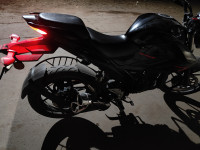 Black Suzuki Gixxer SF BS6
