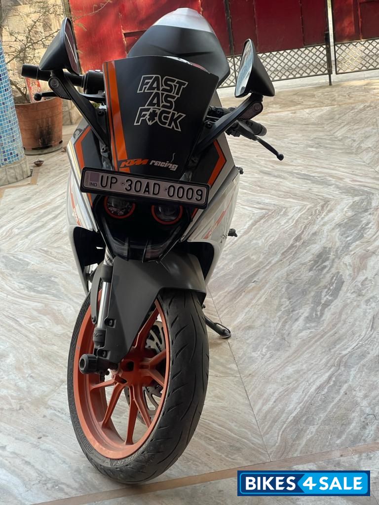 White Orange KTM RC 390