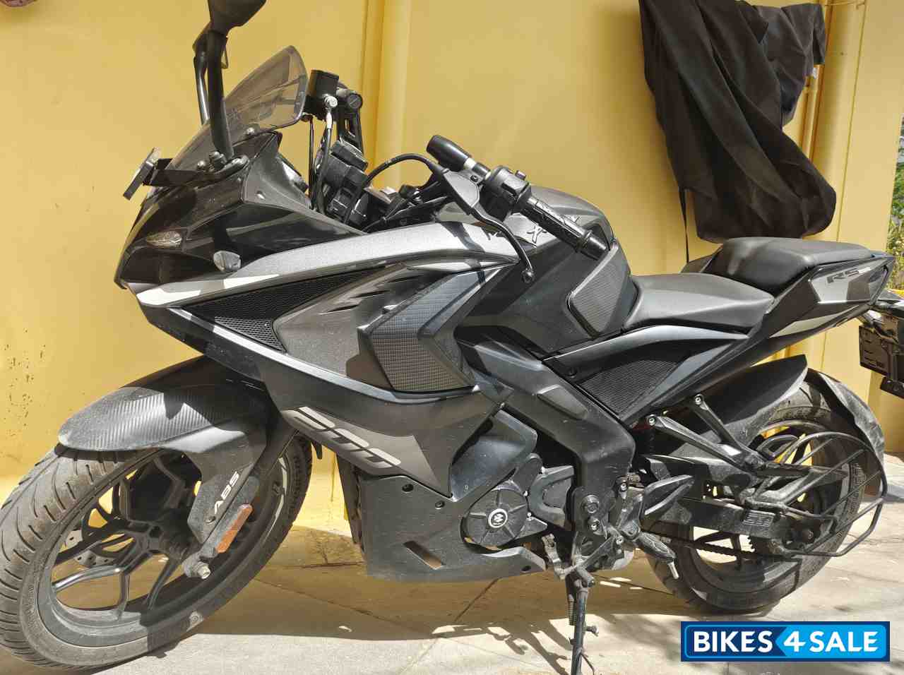Pewter Grey Bajaj Pulsar RS 200 BS6 Pewter Grey Bajaj Pulsar RS 200 BS6