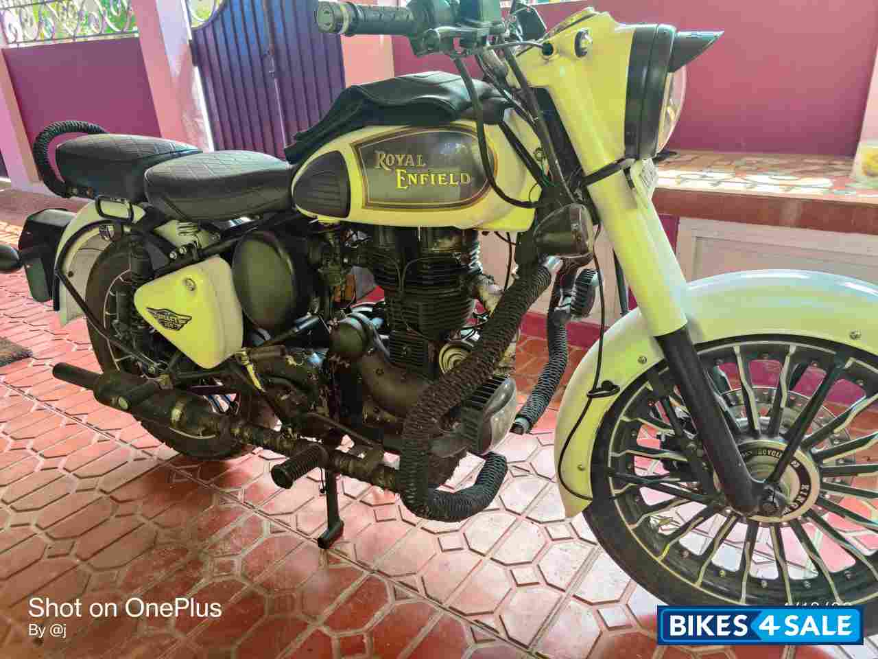 White Royal Enfield Bullet Standard 350