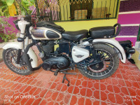White Royal Enfield Bullet Standard 350
