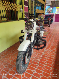 White Royal Enfield Bullet Standard 350