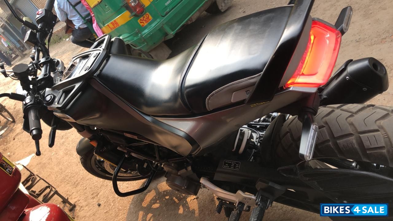 Husqvarna Svartpilen 250