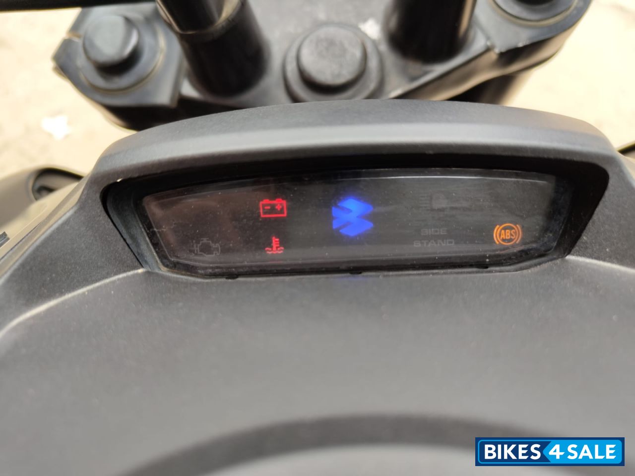 Matte Black Bajaj Dominar 400