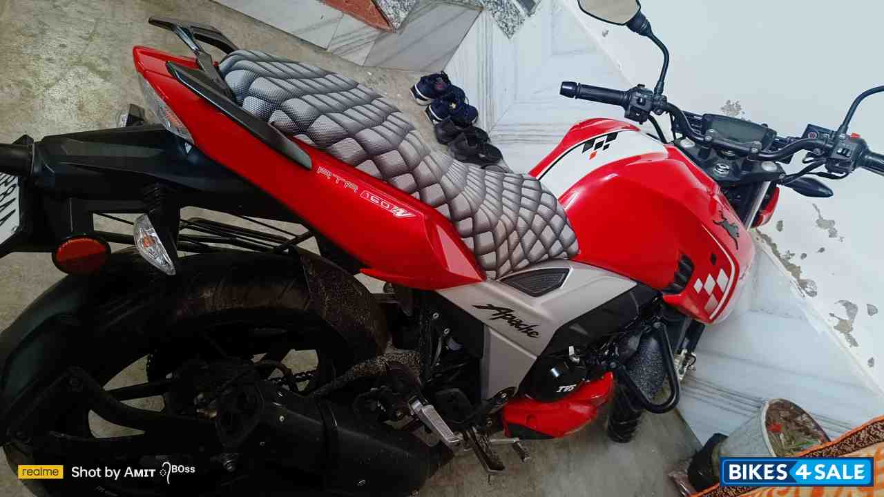 Red TVS Apache RTR 160 4V BS6