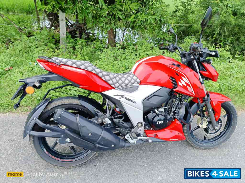 Red TVS Apache RTR 160 4V BS6