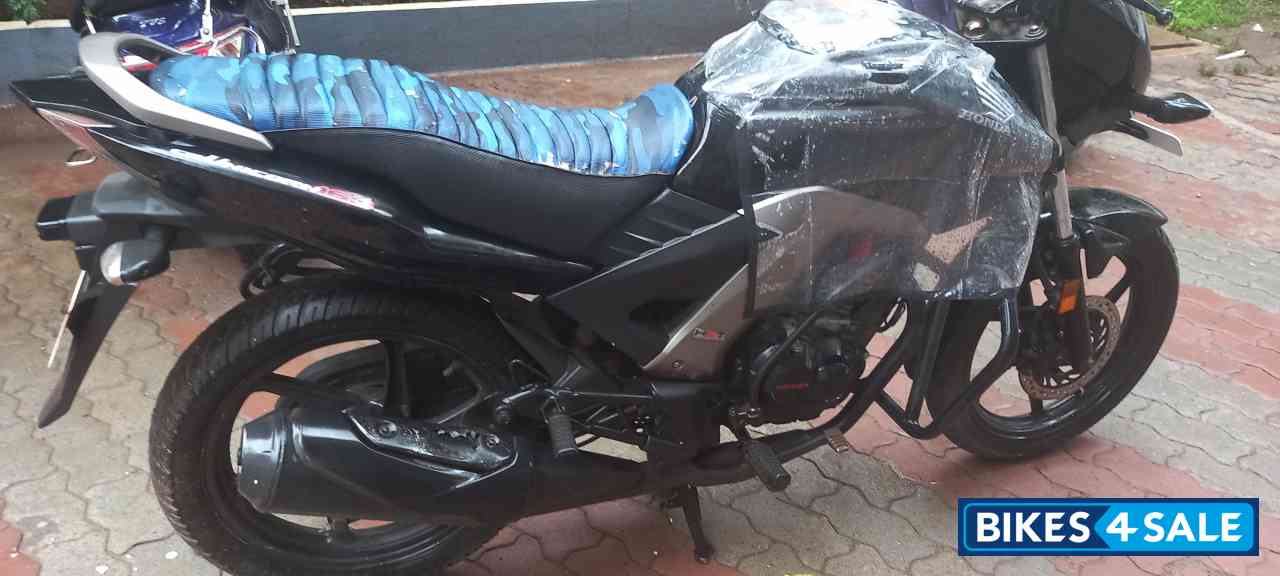 Black Honda CB Unicorn 160 Black Honda CB Unicorn 160