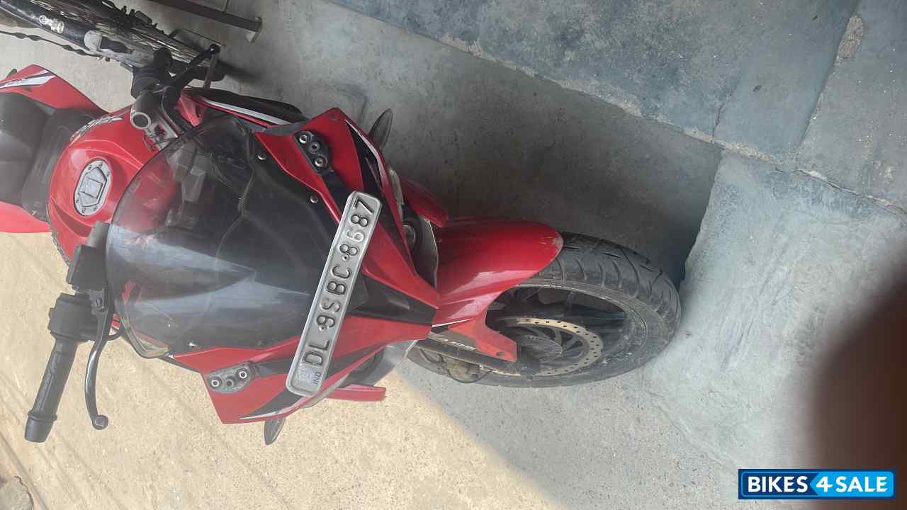 Bajaj Pulsar RS 200 Bajaj Pulsar RS 200