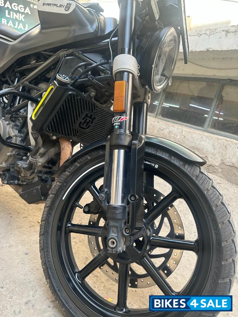 Husqvarna Svartpilen 250