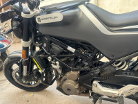 Husqvarna Svartpilen 250