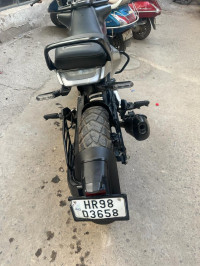 Husqvarna Svartpilen 250