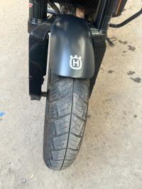 Husqvarna Svartpilen 250