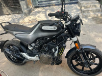 Husqvarna Svartpilen 250