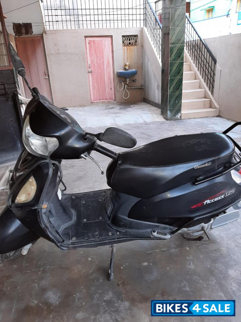 Black Suzuki Access 125