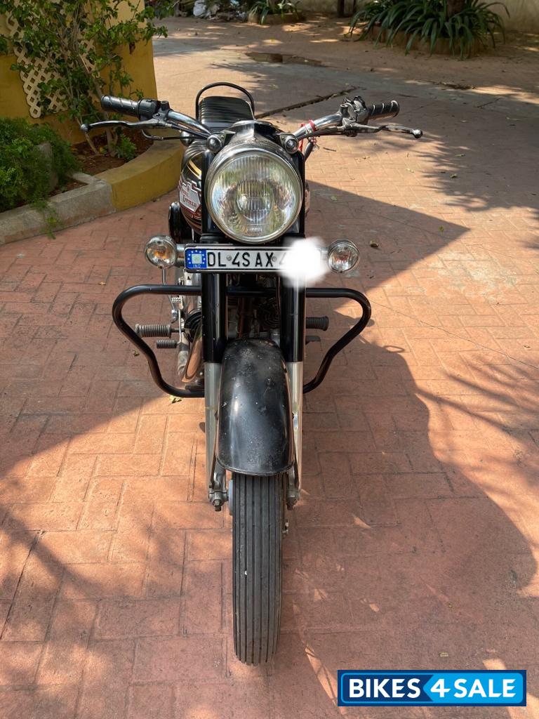 Black Royal Enfield Bullet Standard 350
