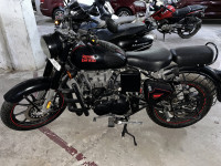 Royal Enfield Classic Stealth Black