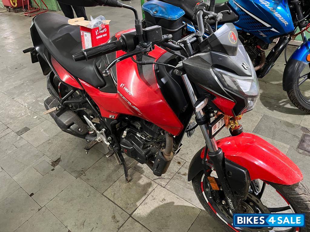 Red And Black Hero Xtreme 160R BS6