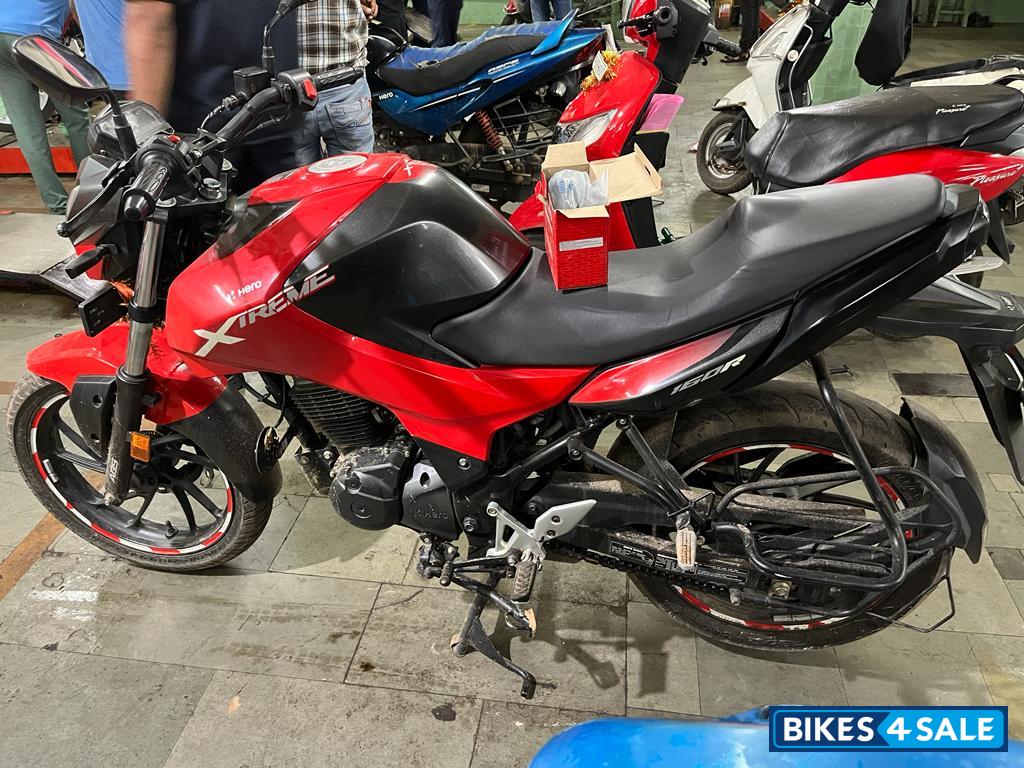 Red And Black Hero Xtreme 160R BS6