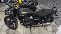Grey Triumph Street Twin BS6