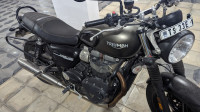 Grey Triumph Street Twin BS6