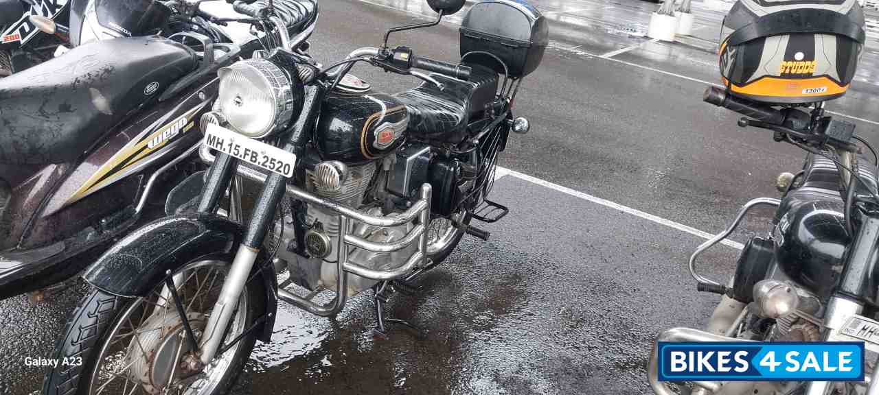 Black Royal Enfield Bullet Standard 350 Black Royal Enfield Bullet Standard 350