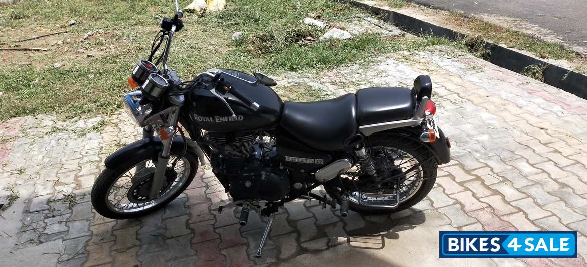 Black Royal Enfield Thunderbird 500