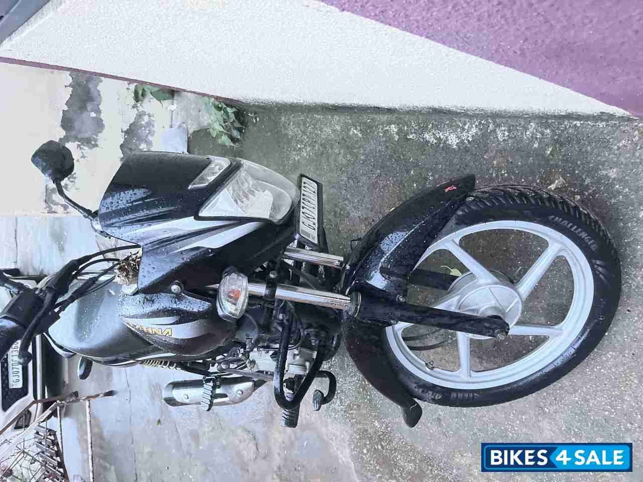 Bajaj Platina 100 ES Bajaj Platina 100 ES