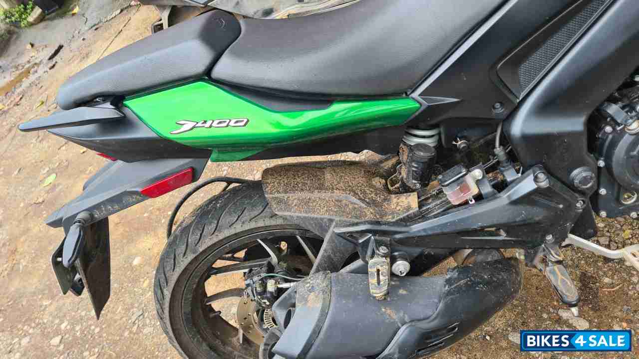 Green Bajaj 2021 Dominar 400