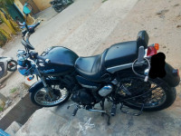 Black Royal Enfield Thunderbird 350