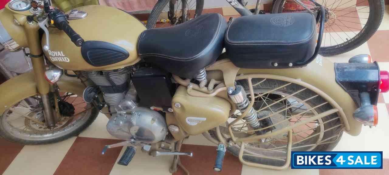 Desert Storm Royal Enfield Classic Desert Storm
