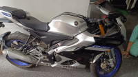 Yamaha R15 V4
