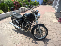 Black Royal Enfield Thunderbird 350