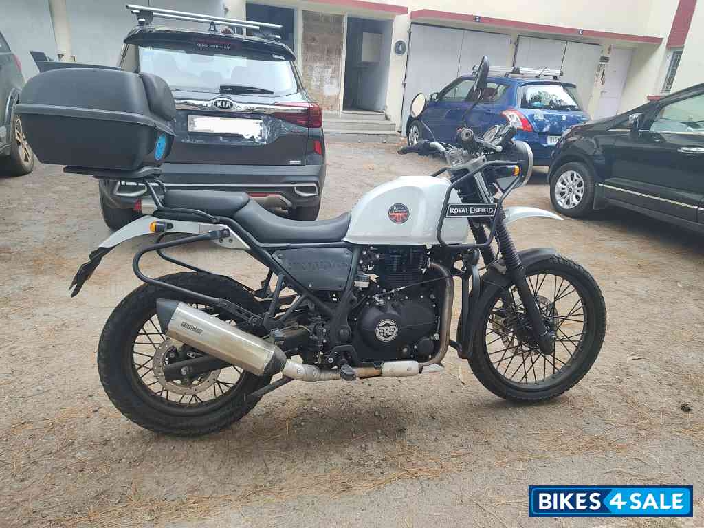 White Royal Enfield Himalayan