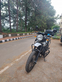 White Royal Enfield Himalayan