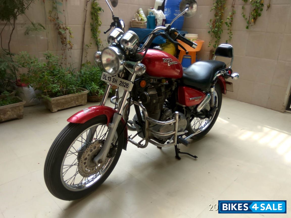 Red Royal Enfield Thunderbird 350
