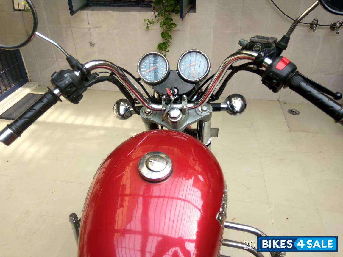 Red Royal Enfield Thunderbird 350