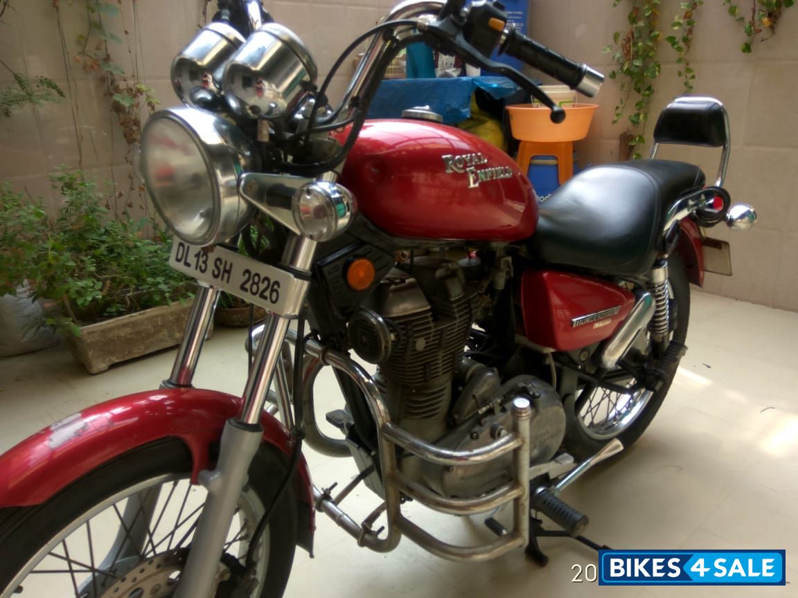 Red Royal Enfield Thunderbird 350