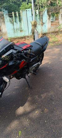 Black Bajaj Pulsar 220 DTSi
