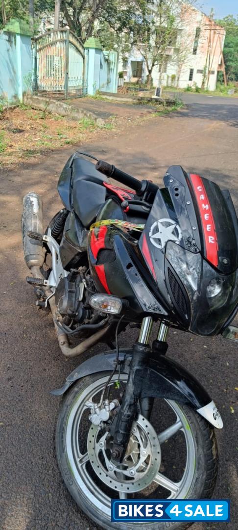 Black Bajaj Pulsar 220 DTSi